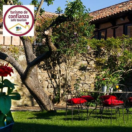 Hotel Posada Santa Maria La Real Aguilar de Campoo Bagian luar foto