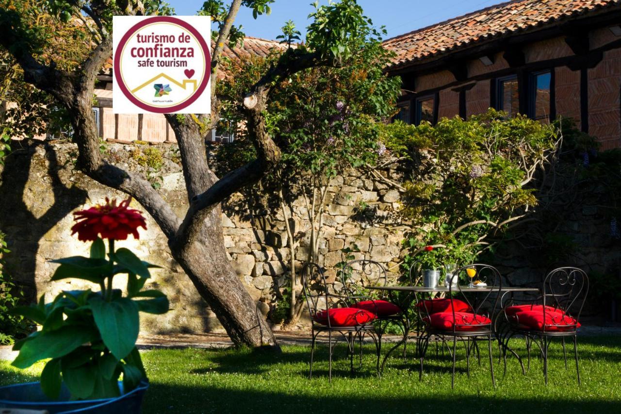 Hotel Posada Santa Maria La Real Aguilar de Campoo Bagian luar foto