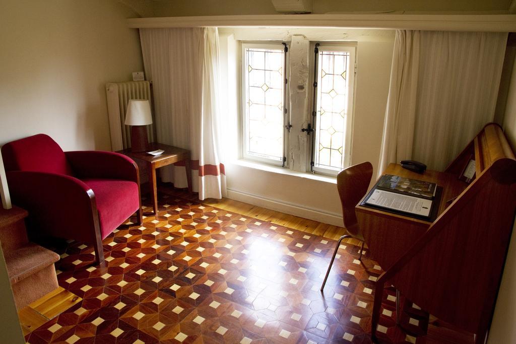 Hotel Posada Santa Maria La Real Aguilar de Campoo Bagian luar foto