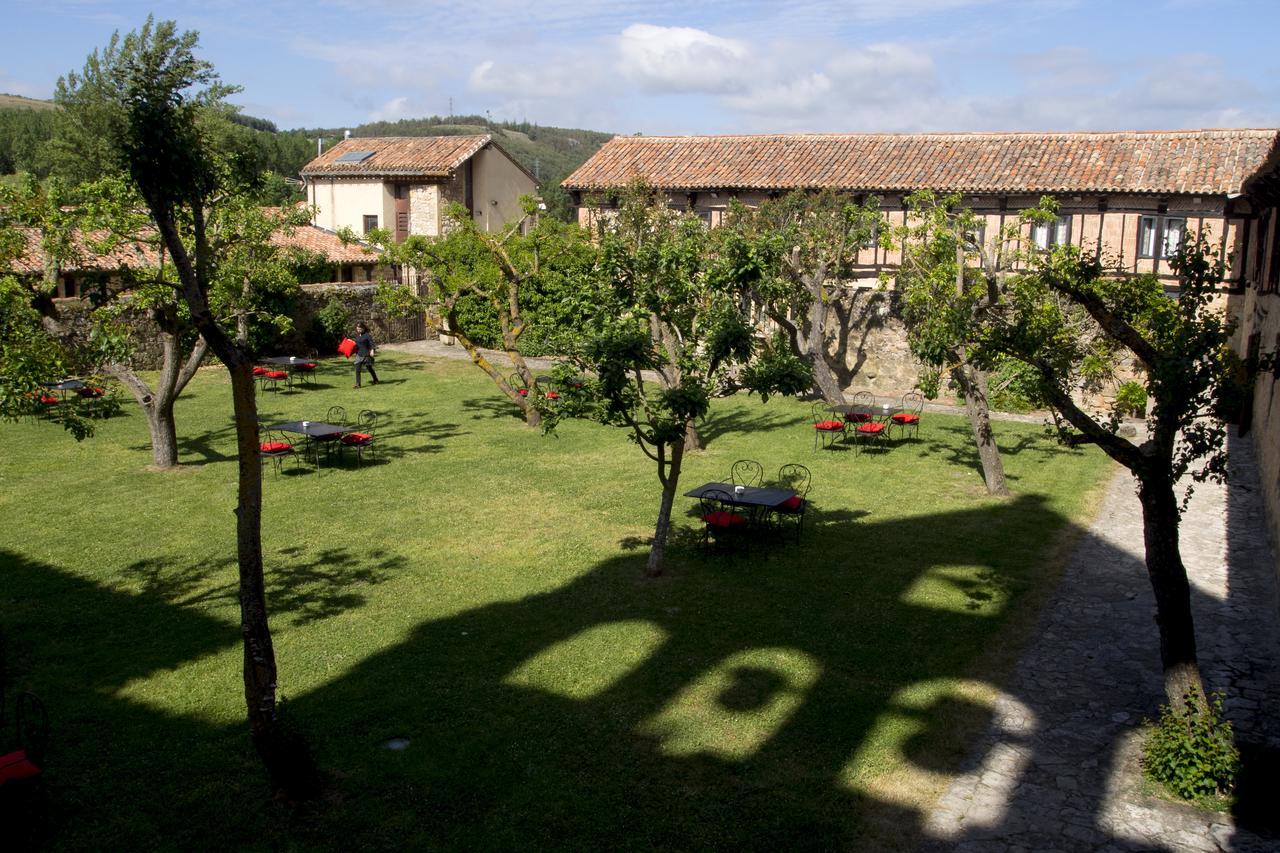 Hotel Posada Santa Maria La Real Aguilar de Campoo Bagian luar foto
