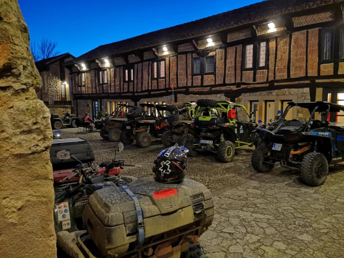 Hotel Posada Santa Maria La Real Aguilar de Campoo Bagian luar foto